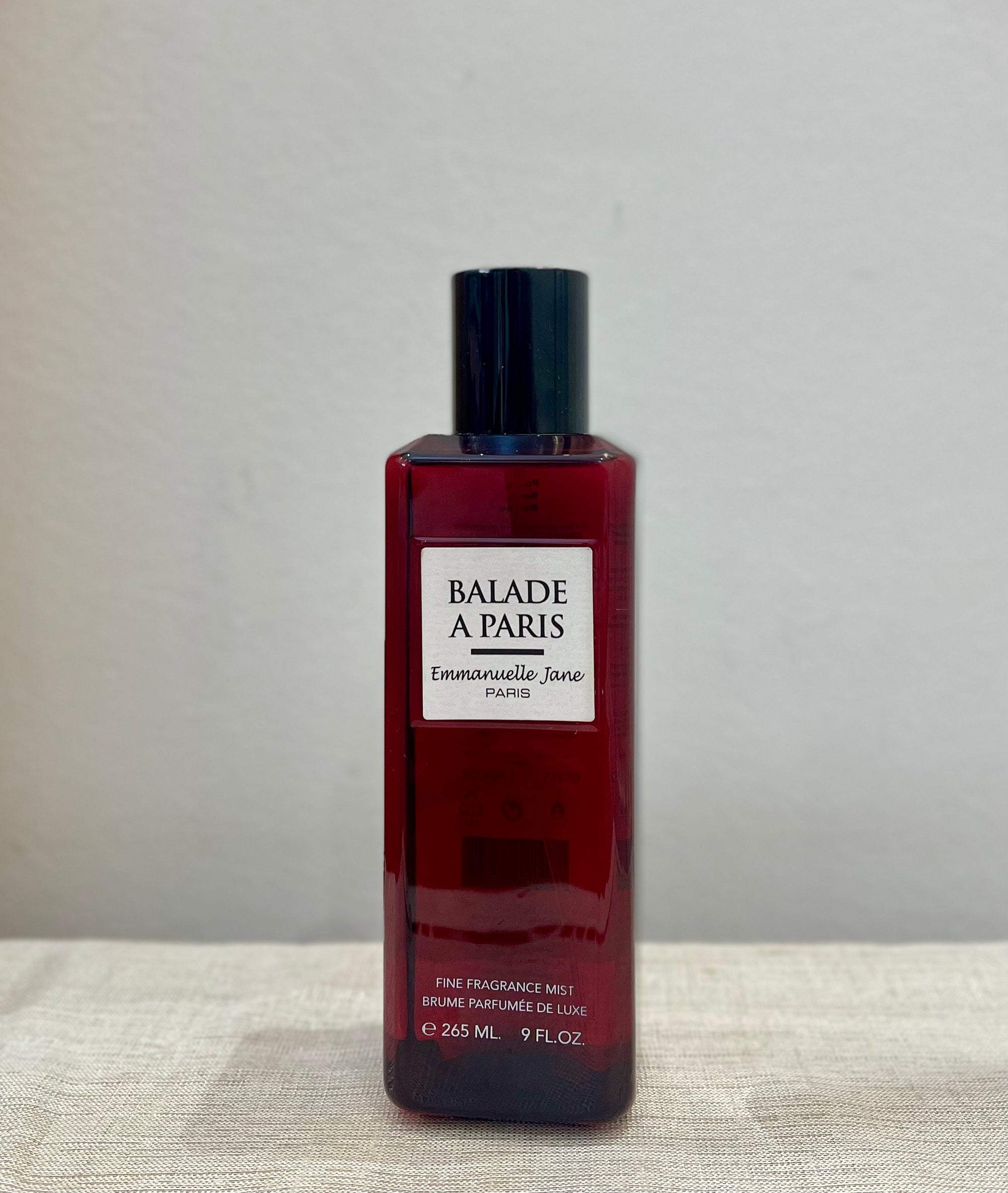 BALADE À PARIS Emmanuelle Jane
